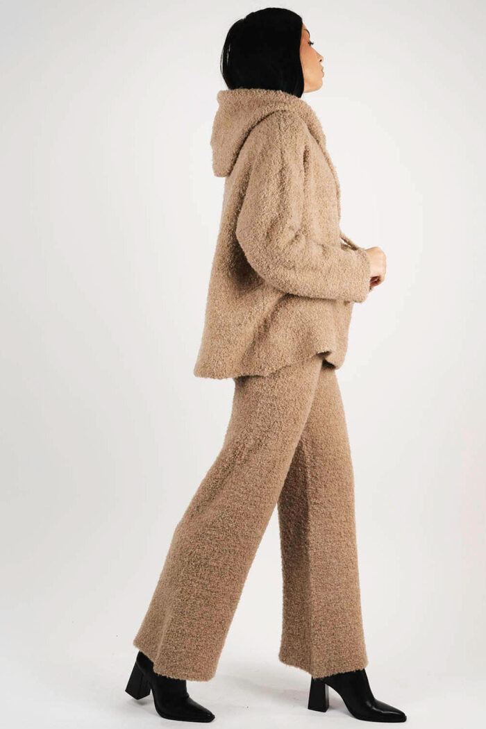 Set hanorac și pantaloni Cappuccino - imagine 2