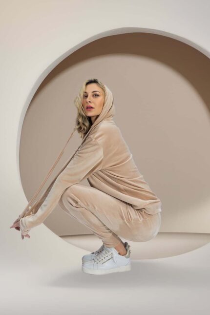 Trening din catifea cu gluga Crem Jolie Divas - imagine 2