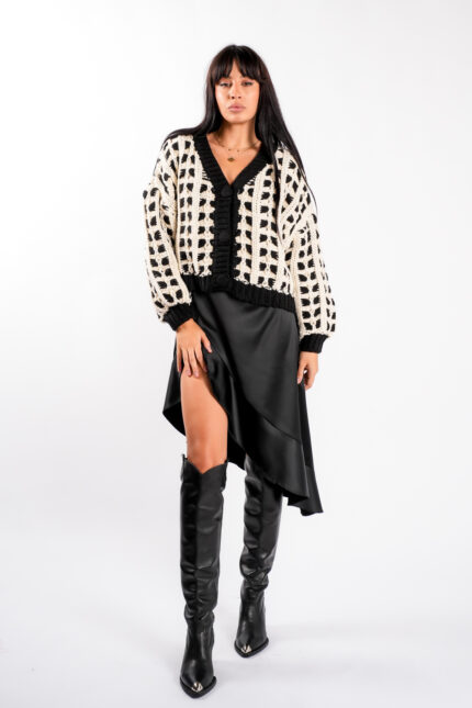 Pulover gros ivory cu nasturi tricotati
