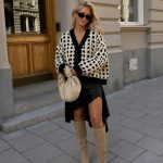 Pulover gros ivory cu nasturi tricotati