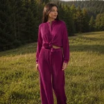 Pantaloni magenta plisați, cu croială largă și talie elastică