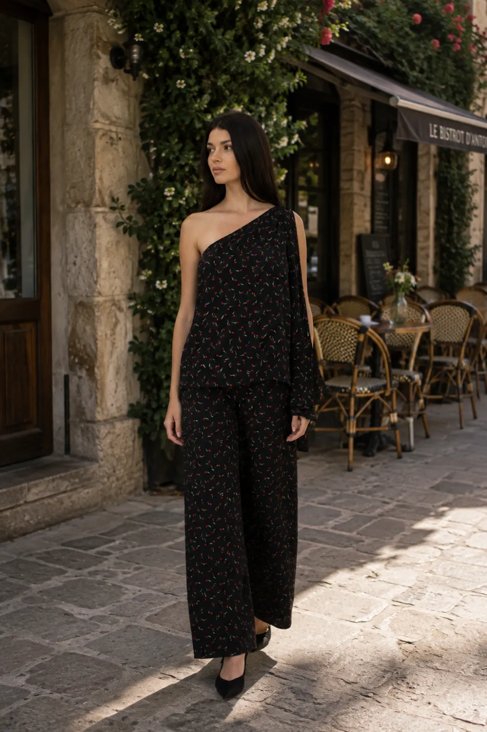 costum print LMDC Compleu negru cu imprimeu floral și top pe un umăr - imagine 1