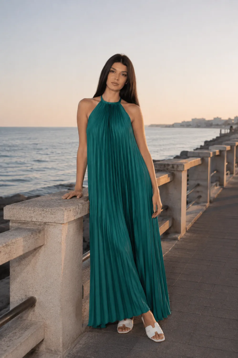 rochie plisata Rochie maxi plisată verde-petrol, cu decolteu halter - imagine 1
