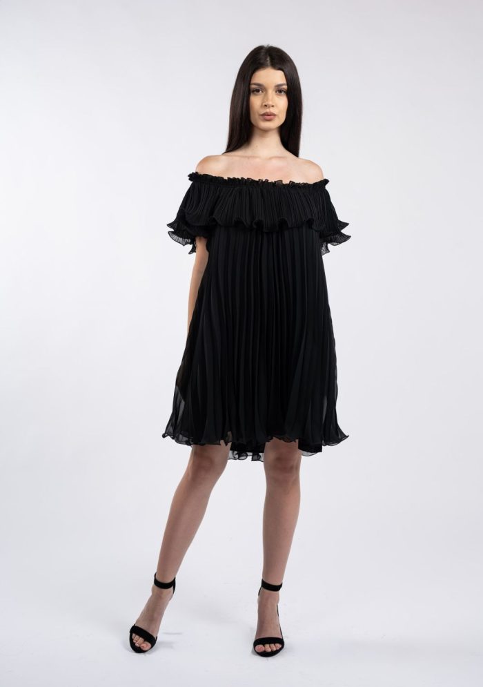 Rochie neagră scurtă plisată, cu umerii goi și volan - imagine 2