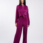 Cămașă magenta plisată, cu mâneci lungi și guler tunică