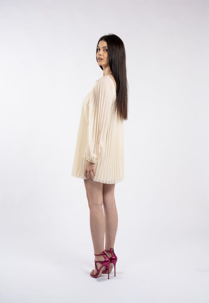 Rochie mini crem plisată, cu mâneci lungi ample - imagine 4