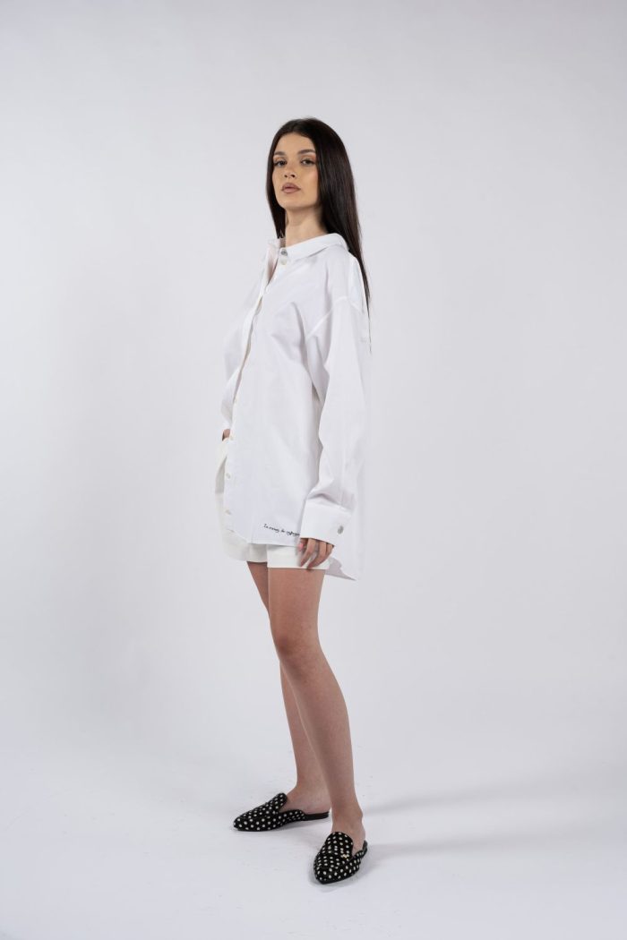 Cămașă albă oversized, cu mâneci lungi și manșete late - imagine 5