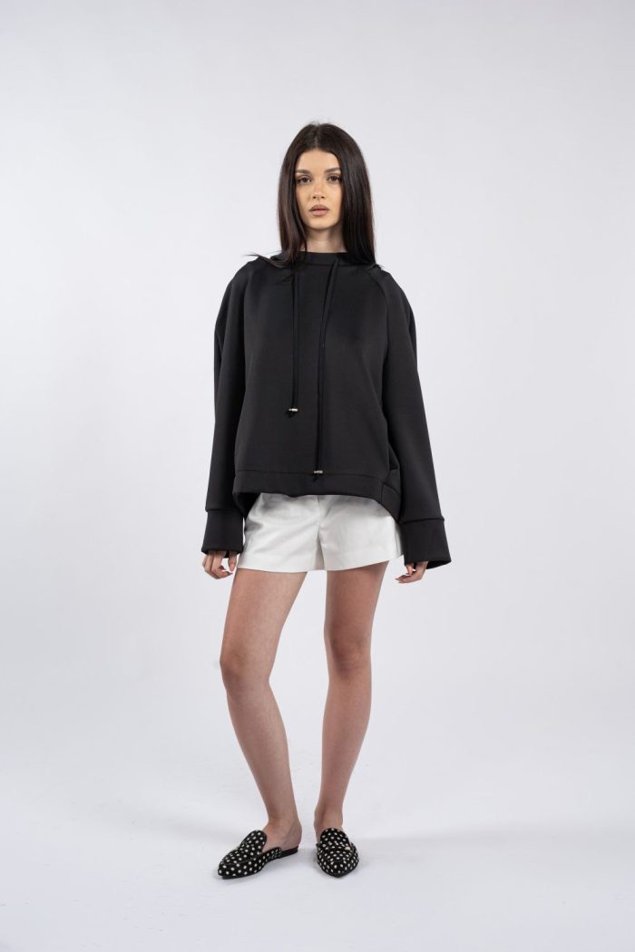 Bluză neagră oversized, cu șnur la guler și manșete late - imagine 3