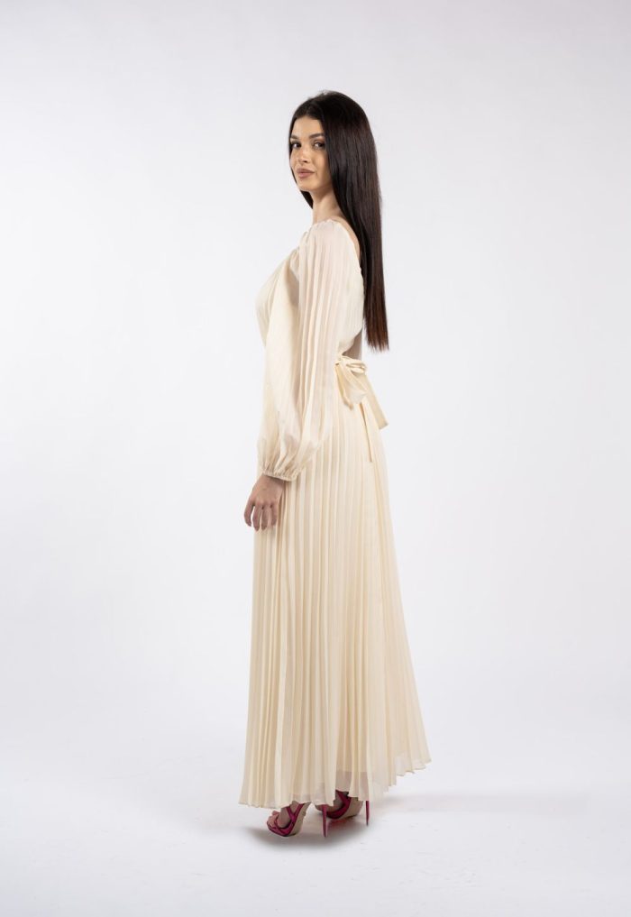 Rochie maxi crem plisată, cu detaliu auriu în talie - imagine 4